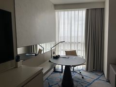 -上海漕河泾万丽酒店