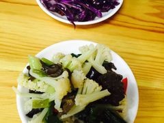 小菜-马德元纯汤牛肉面(太奥广场店)