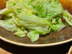 炝炒圆白菜-懒人盐府人家·自贡大麻鱼(安贞店)
