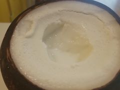 -志龙皇冠吃货椰子铺