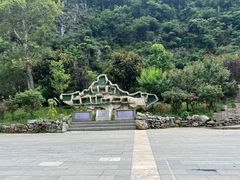 -高荡千年布依古寨旅游景区