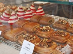 -VERIE BAKEHOUSE