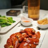 经典的薄如蝉翼的脆皮烤鸡，让人一口入魂