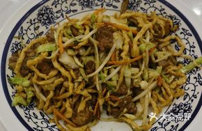 Stewed Intestine Stir-Fried Noodles with Beef