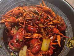 -肥肥虾庄·金牌油焖大虾(汉街SKP店)