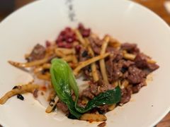 牛肉老友干拌粉-漆黑觉米粉(三里屯店)