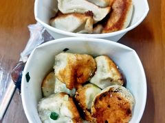 -黄阿姨锅贴大王(万航渡路店)