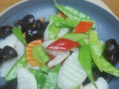 -云海肴·汽锅鸡·云南菜(天山百盛优客店)