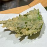 朋友酒杯碰一碰