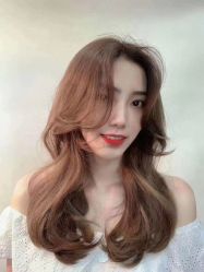 -MODEL'S HAIR