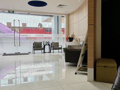 -瑞尔齿科(上海长风大悦城店)