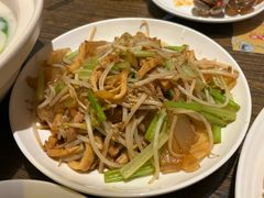 -泉畔人家·老济南经典鲁菜(大明湖店)