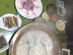 -颜氏双江清水鱼一养身火锅(磁器口店)