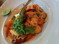 -Chom Cafe and Restaurant