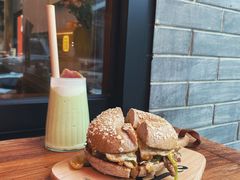 -Catch Bagel(芳草地店)