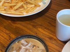-几个木匠匠人厨房