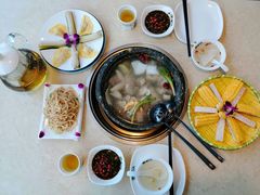 -墨脱石锅椰子鸡•香草鸭•东山羊(大东海店)