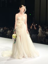 -Renee芮亦婚纱(原丽莎)