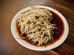 凉拌豆芽-叶老大肥肠