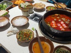 -贵府酸汤牛肉火锅·贵州老字号(飞山街店)
