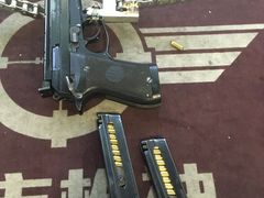 -都市枪神实弹射击俱乐部