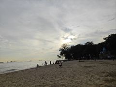 -东海岸人工湖美食村