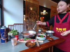 -苗阿哥酸汤牛肉火锅(体育场店)