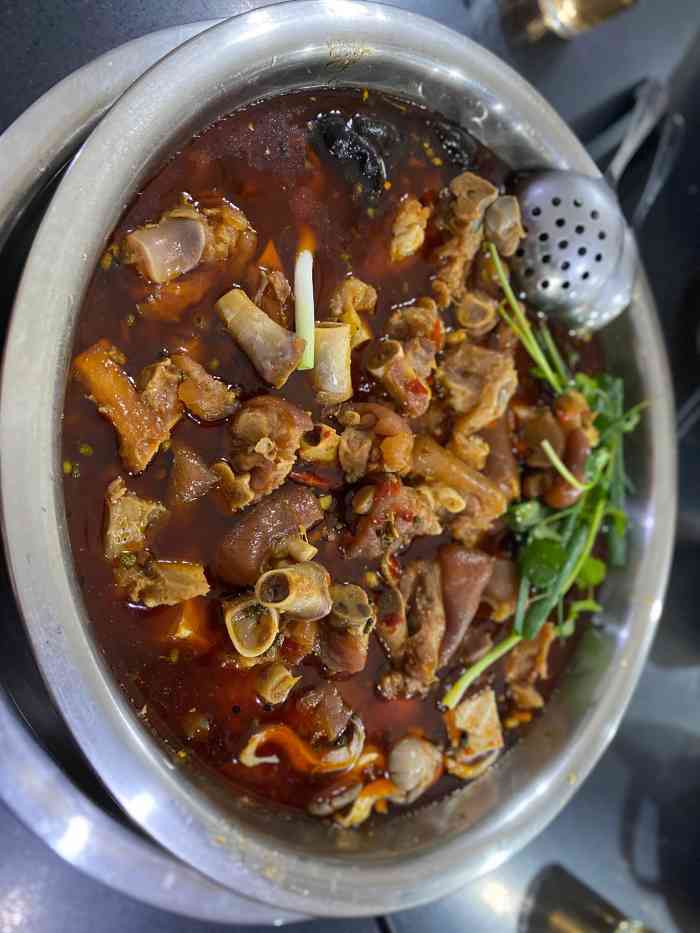 严记蹄花-"位置很好找,建议大家打车或坐公车去,因为.