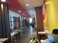 大堂-麦当劳(苏州火车站南广场店)