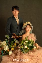 -现代经典婚纱摄影