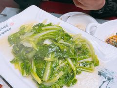 鸡油炒生态小白菜-蔼若春.传承三十年云南菜(金碧公园店)