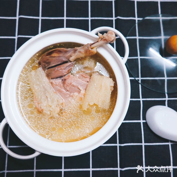 日常煲汤💫营养美味的竹荪老鸭汤