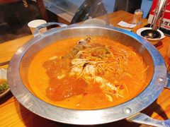 -野山舂·贵州现舂酸汤火锅(鸿通城店)