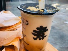 -沪上阿姨·精选茶饮(十一经路店)