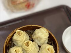 顶黄加蟹小笼包-常州糕团店(北大街新世纪商城店)