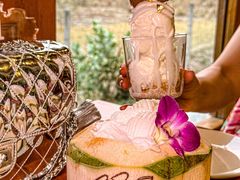 -Chom Cafe and Restaurant