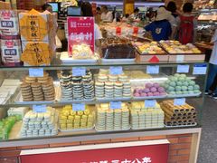 面包甜点陈列柜-老城隍庙食品商店(豫园商城店)