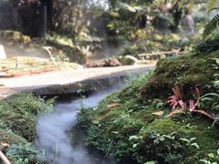 -Chom Cafe and Restaurant