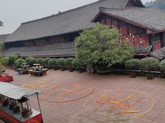 -峨眉山报国寺
