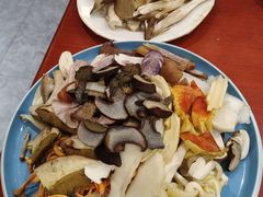-菌之家·专业纯野生菌火锅·特色炒菌