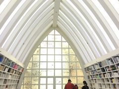 -钟书阁(松江泰晤士小镇店)