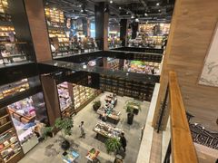 -半山书局(新世纪商城店)
