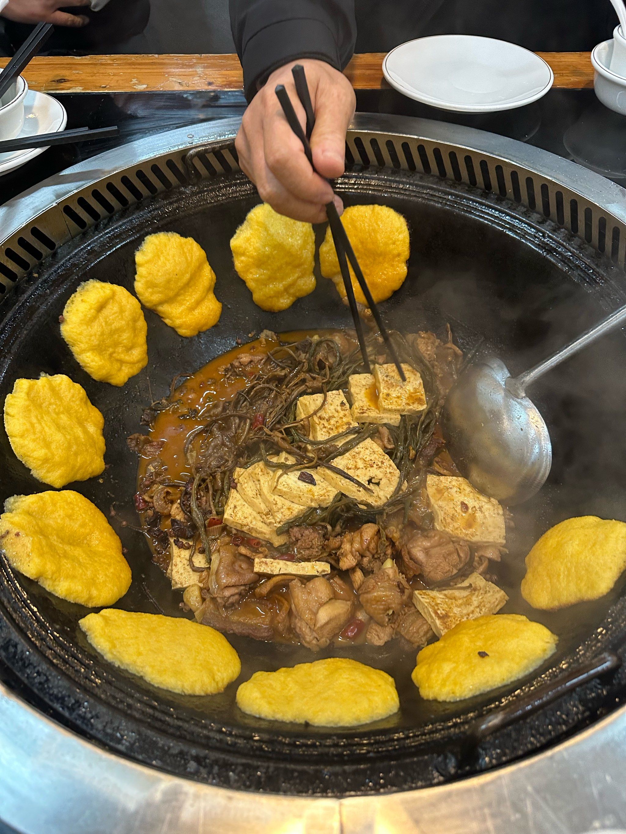 冬天就该吃地锅炖!