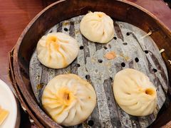 鲜肉小笼-老半斋(福州路店)