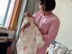 -爱贝尔高端月嫂(母婴护理)