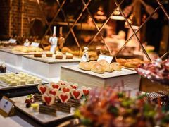 -小天鹅戴斯酒店鲸鲨百汇创作料理