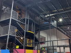 -超时空蹦床团建·VR潮玩运动娱乐·生日派对游乐园(金桥店)