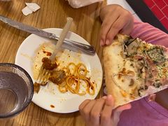 -城市大道红炉披萨烘焙坊