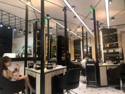 -HAIR CORNER