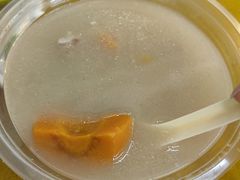 红萝卜猪骨汤-甜甜屋(解放中路店)